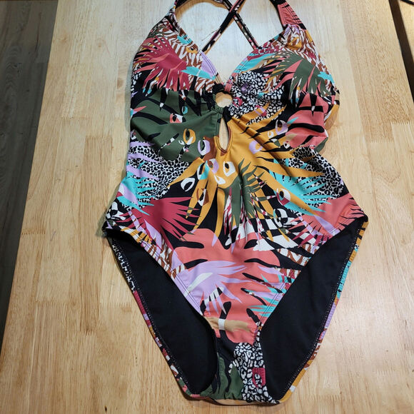 Floral one piece bathing suit racer back straps size 10 14“ pit to pit - Picture 1 of 9
